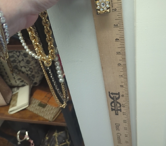 Elegant Gold Padlock Charm with Crystals - Picture 7 of 7